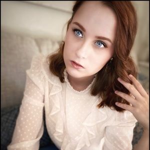 Meet your Posher, Leslie